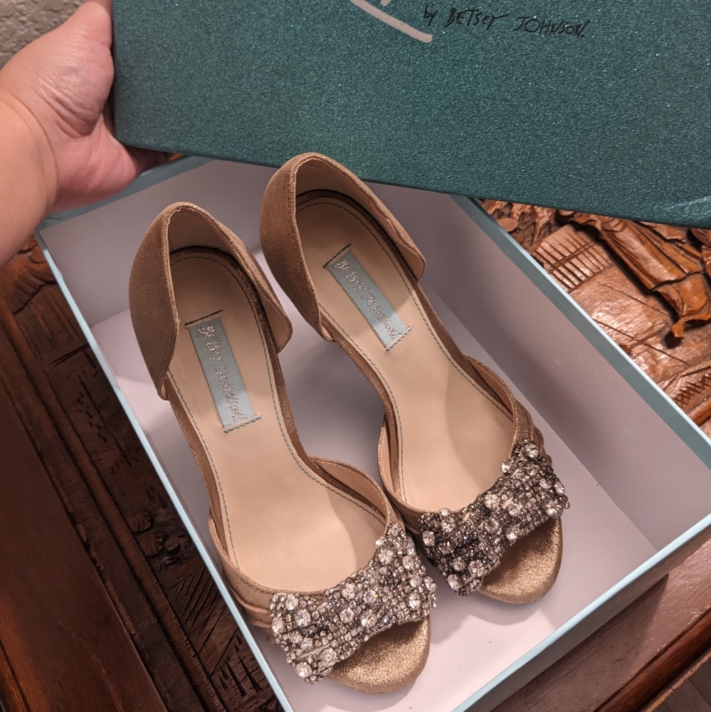 BETSEY JOHNSON Crystal Rhinestone Bow Stilettos